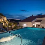 Semesterbostad Holiday Home Lago Verde Peracko Blato