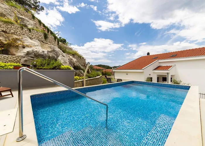 Holiday Home Lago Verde בית נופש Peracko Blato