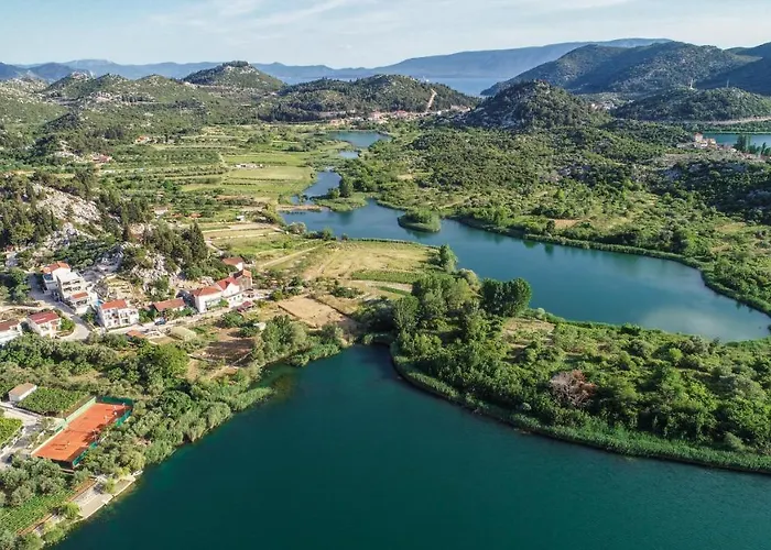 Holiday Home Lago Verde בית נופש Peracko Blato